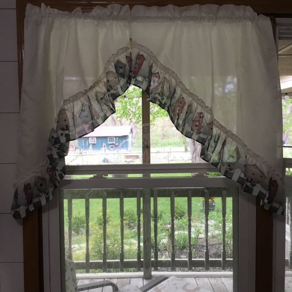 Vintage Ruffled Spring Bird House Curtain Valance Swag Rod Pocket 25”x33"